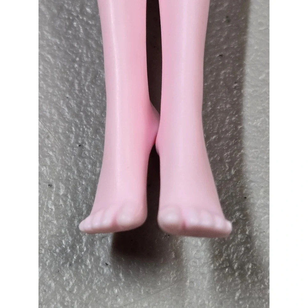 Monster High G1 2011 Dawn of the Dance Draculaura Doll Dress Purse Earrings Bow